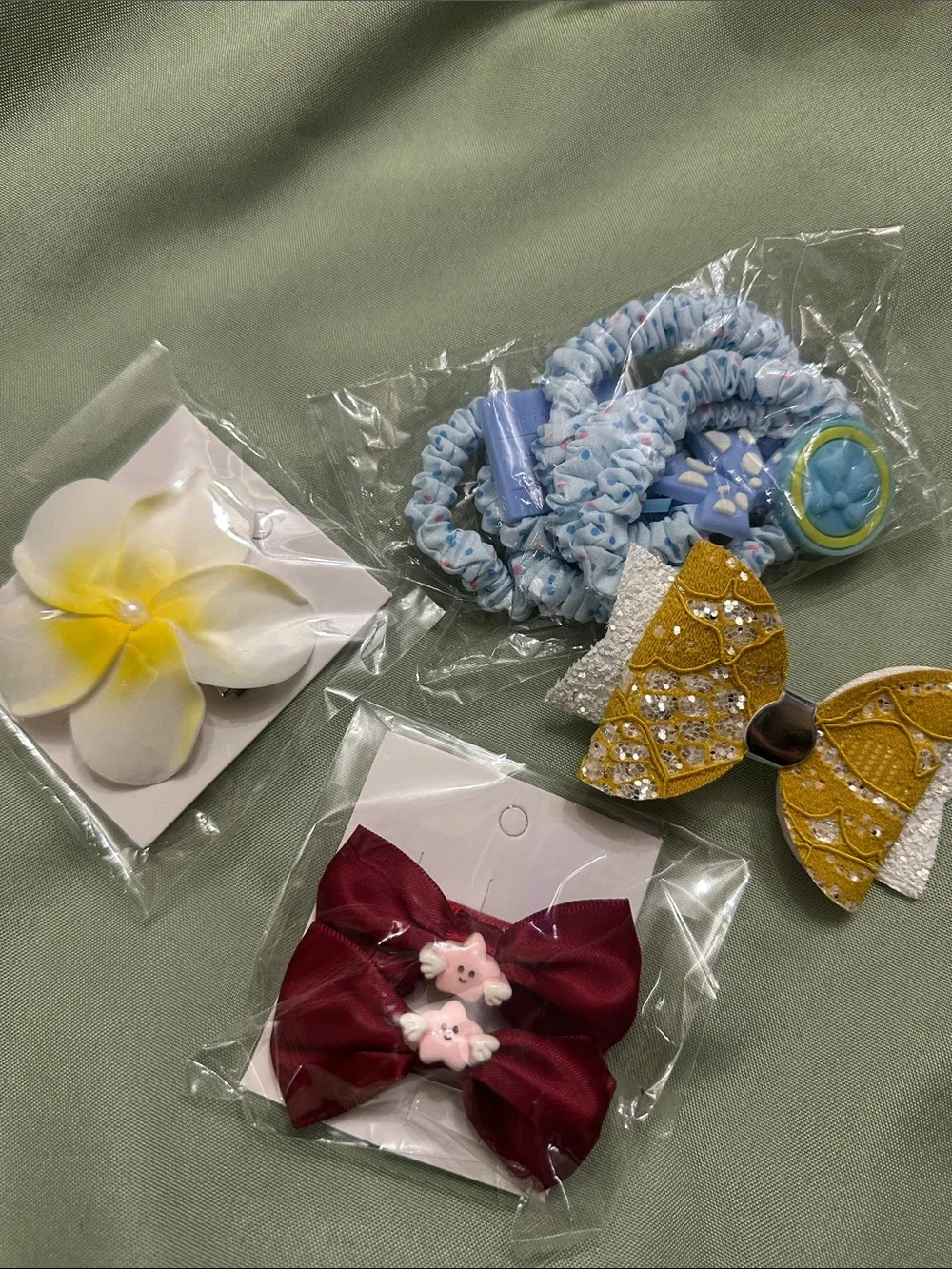 Kids Hair Accessories Set - Assorted Colors plus tanning mit and more bundle.